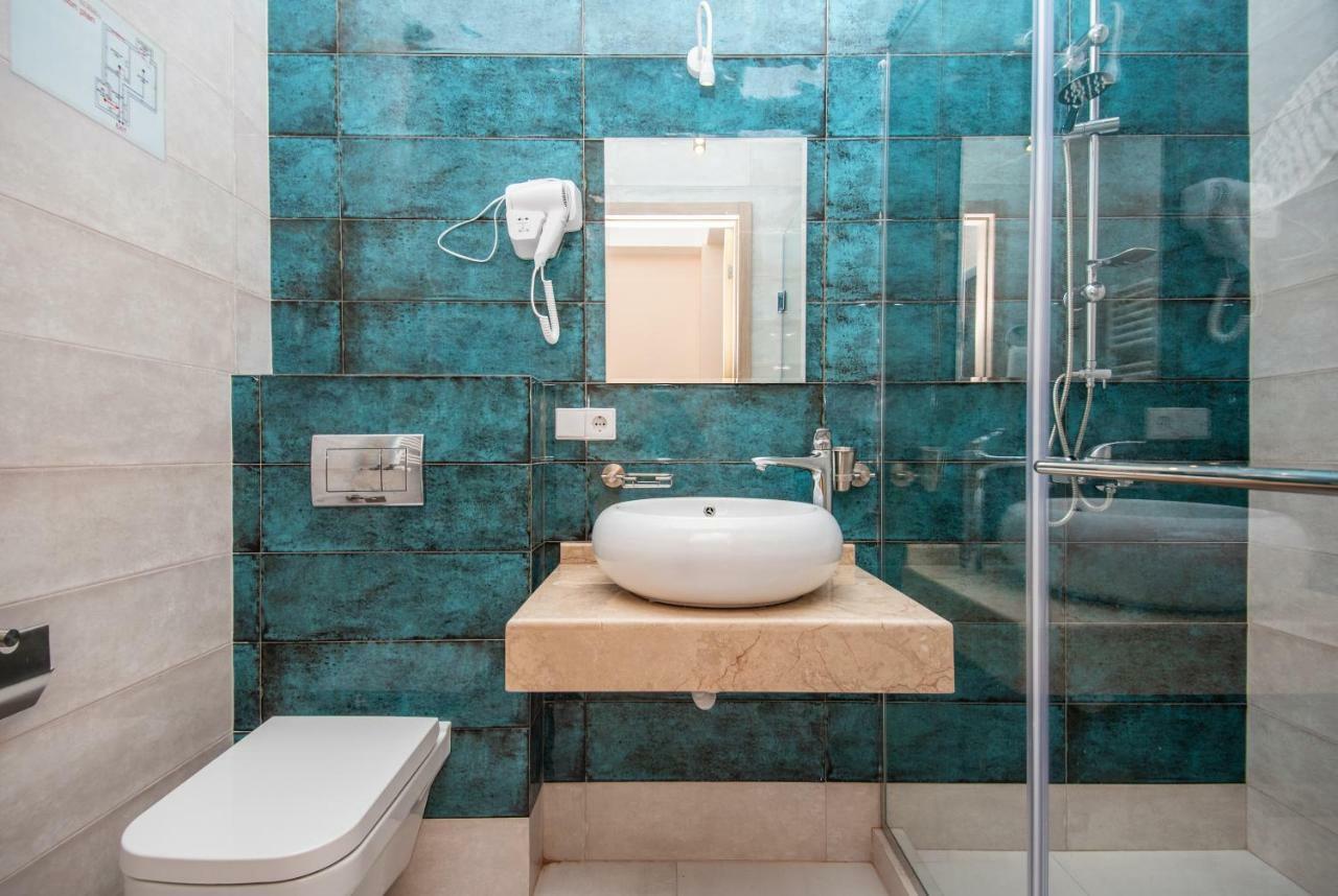 Tonusi Luxe Hotel In The Historic City Center Tbilisi Bagian luar foto
