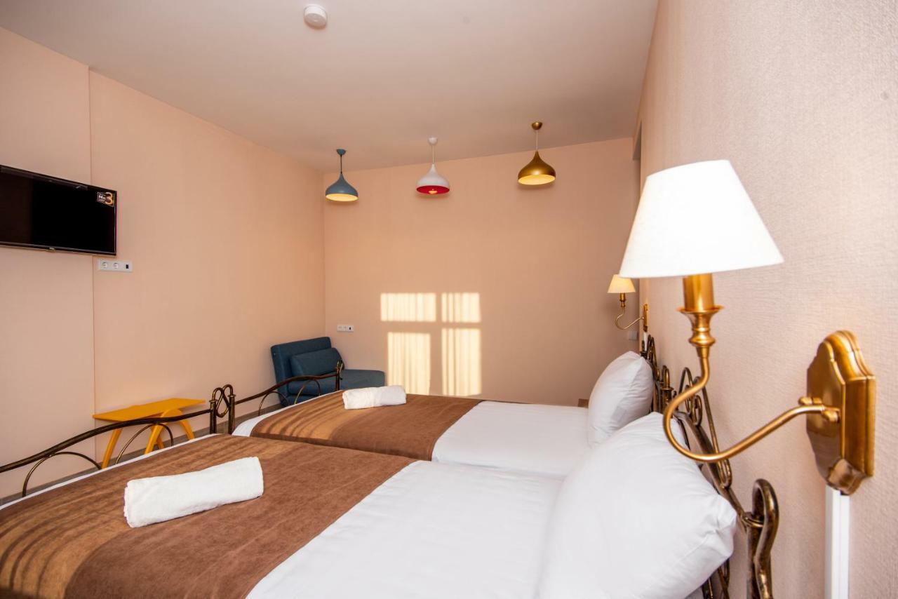 Tonusi Luxe Hotel In The Historic City Center Tbilisi Bagian luar foto