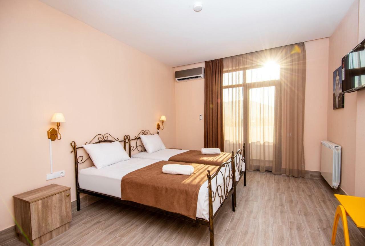 Tonusi Luxe Hotel In The Historic City Center Tbilisi Bagian luar foto